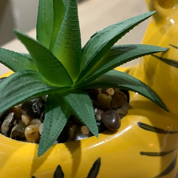 figurine tiger with flower - Picture 2 of 6